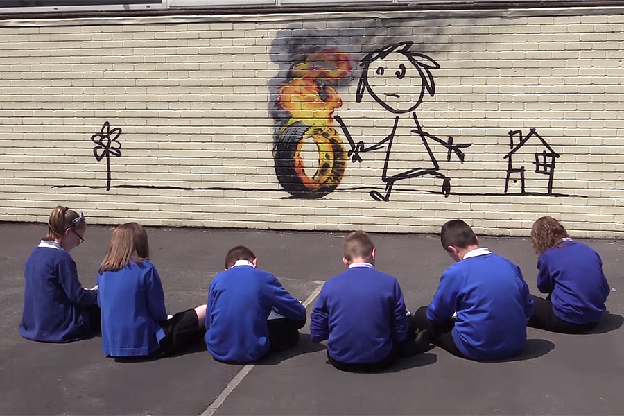 英國小學以Banksy命名校舍　獲大師贈「燒車胎」塗鴉 | 立場報道 | 立場新聞